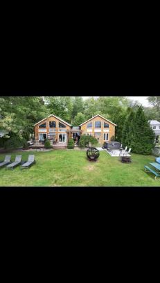 Blossvale Villa | Premier Lakehouse Retreat on Oneida Lake - Rated 10/10