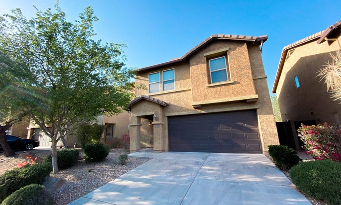 Anthem at Merrill Ranch House | Ideal Getaway: Pet-Friendly Stay with Top Amenities!