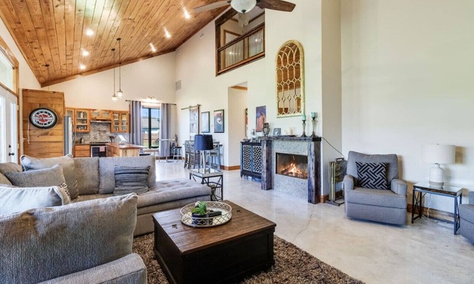 Milton House | Unforgettable Barndominium Stay with Lake Views & Breakfast
