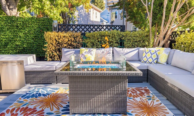 Concord House | Elegant Walkers Paradise: Your Hidden Oasis Awaits