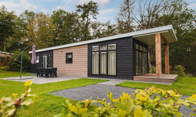 Municipality of Rijssen-Holten House | Cozy Lodge for 6 with Kitchen & Child-Friendly Amenities