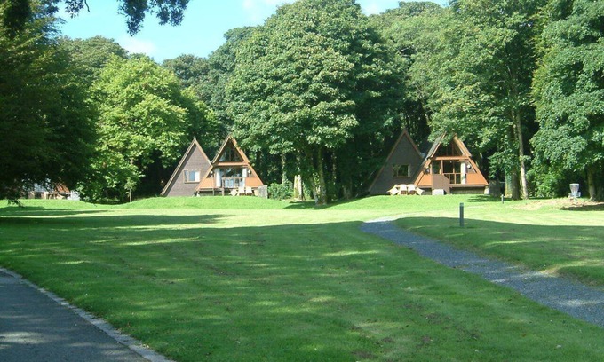 Praze-An-Beeble House | Elegant Lodge on Scenic Estate with Hot Tub & Pool Access