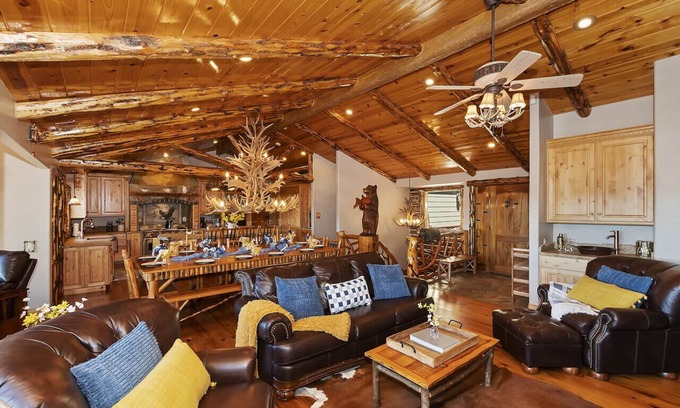 Lake Arrowhead Cabin | Experience Lake Arrowhead Grand Luna Lodge Getaway