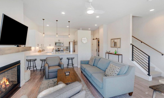 Winter Park House | Pet-Friendly Loft with Hot Tub & Breathtaking Lake Views