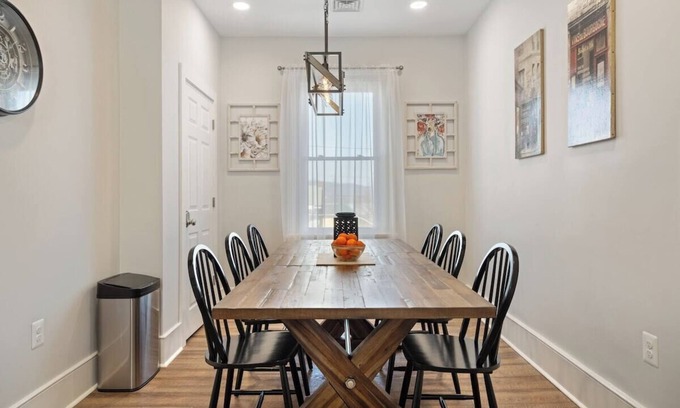 Luray Apartment | Stylish Loft at Luray - Steps to Main St & Caverns!
