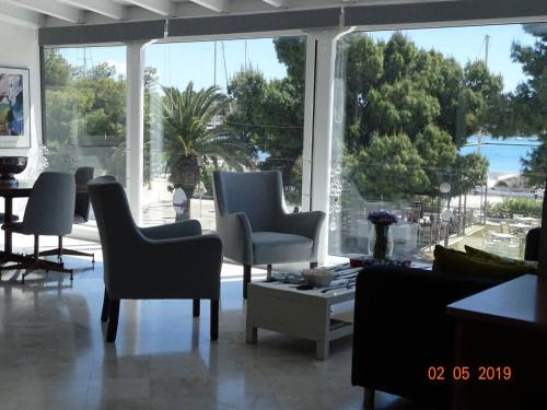 Porto Heli Apartment | Oceanfront Loft in Porto Heli - Rated 9.5 by Guests