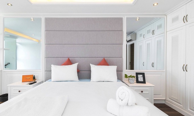 Nguyen Thai Binh Apartment | Elegant Penthouse Retreat at Ben Thanh Tower with Pool & Spa
