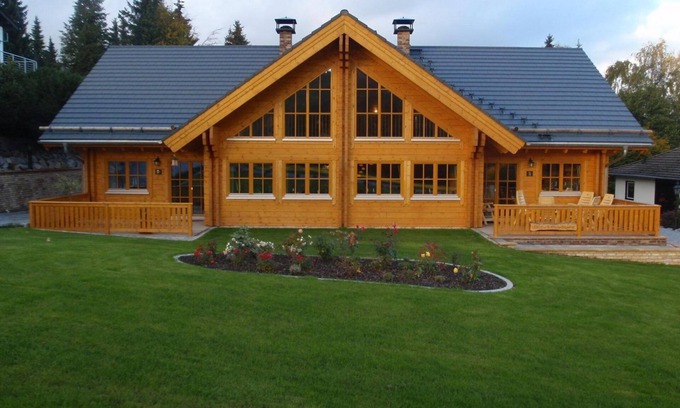Ortsmitte House | Cozy Log Cabin Steps from K1 Ski Lift in Willingen