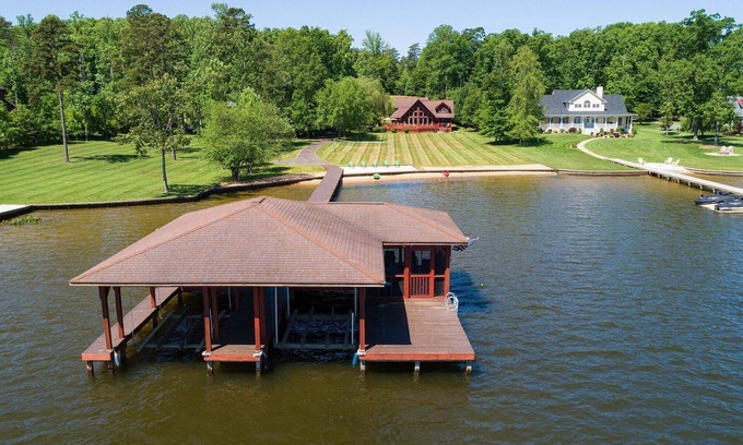 Mineral House | Waterfront Retreat: Guest Rated 9.8 with Pool & Ocean Views