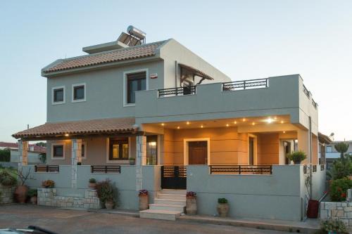Kato Gouves House | Oceanfront Afro Maisonette - Guest Rated 10/10 Stay