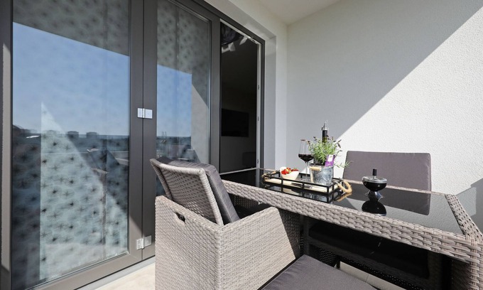 Zadar Hotel | Elegant Majpruz Suites: 4-Star Getaway with Spa and Pool