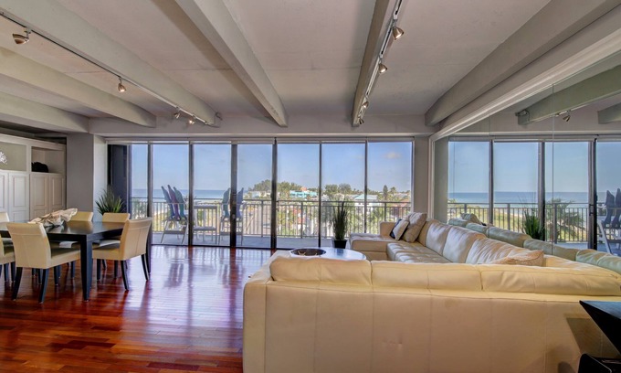Sunset Beach Condo | Ocean View Mansions: Guest Rated 9.8 with Private Pool