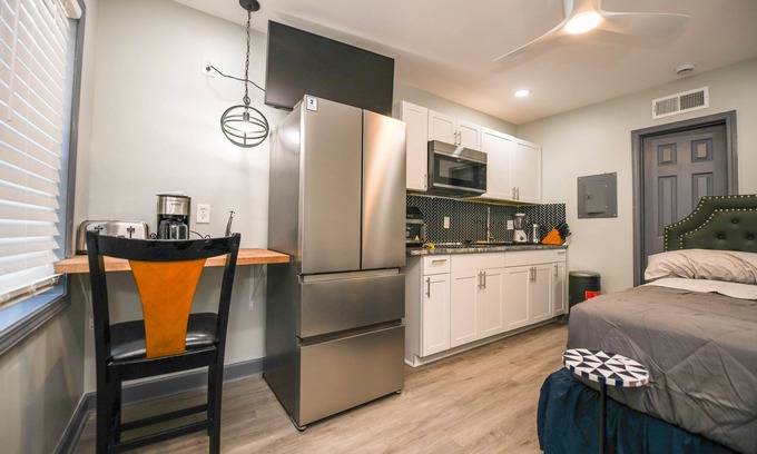 Church Street Apartment | Modern Mini Studio Near Southern Regional Hospital