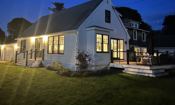 Misquamicut House | Luxury Misquamicut Experience at Our Newly Renovated 3BR+Office Home