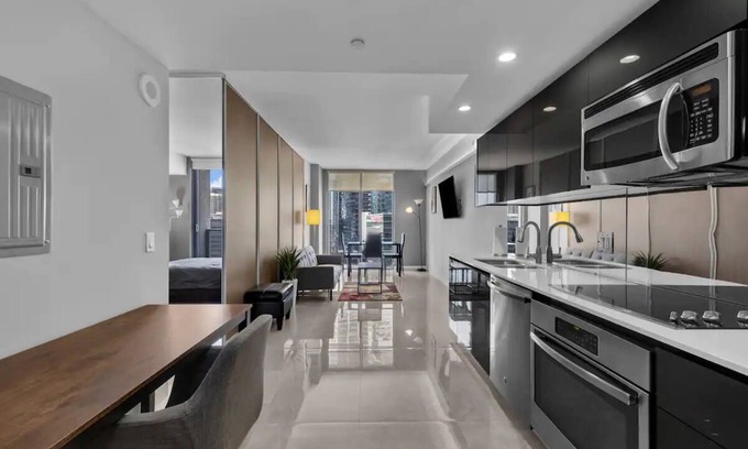 Downtown Miami Condo | Modern 1BR Brickell Retreat with Spectacular Views & Amenities