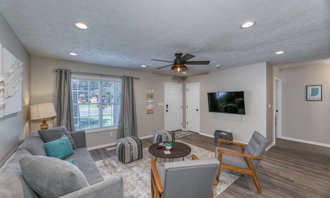 Fishers House | Modern 3-Bed House with Ocean View, Steps from Downtown