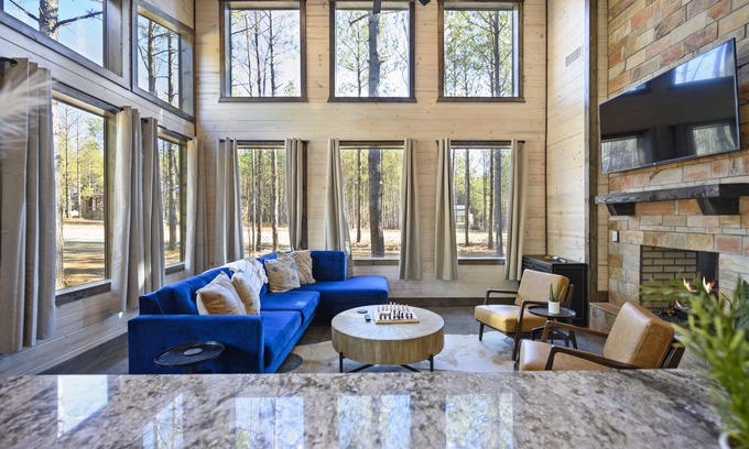 Pickens Cabin | Modern Country Retreat with Hot Tub & Outstanding Guest Rating