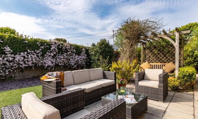Braunton House | Modern Beach House Near Village with Pet-Friendly Amenities