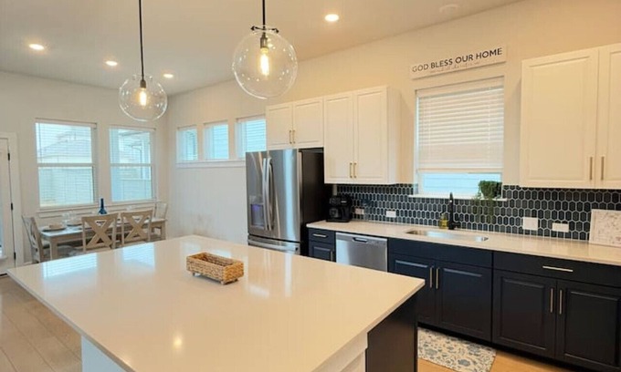 Bastrop House | “Luxury Modern Stay in Bastrop”