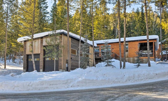 Alpine House | Mountainside Chalet with Breathtaking Views and Hot Tub