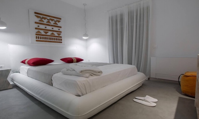 Naxos Villa | Elegant Naxos Suite with Panoramic Sea Views & Spa