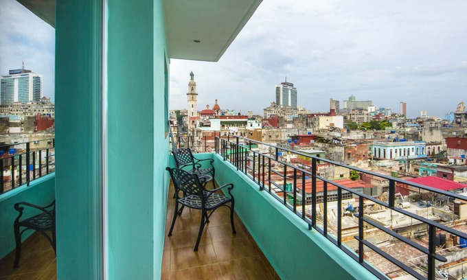 Centro Havana Apartment | Oceanfront Neptuno Apartment with Spa & Breakfast Included