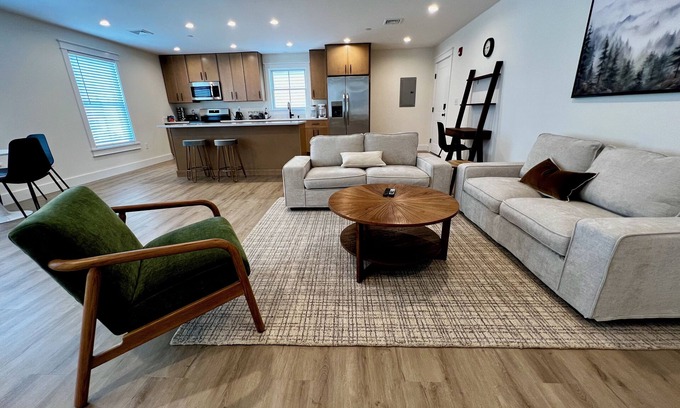 Montgomery Apartment | Modern 1BR Apartment with Kitchen & Parking for Your Stay