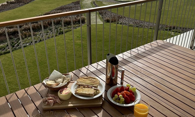 Armacao de Pera Apartment | Beachfront Paradise: 3-Bedroom Ocean View with Pool & Spa