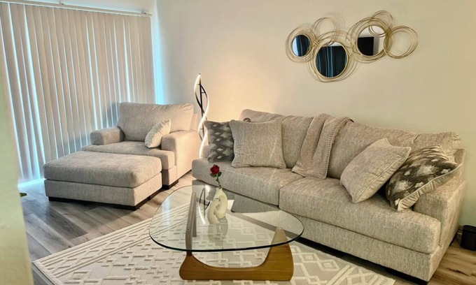 Santa Ana Heights Apartment | Prime Newport Beach Rental with Oceanfront Views & Amenities