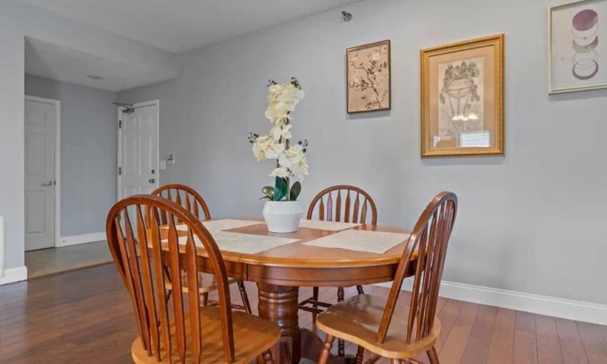 Springfield Apartment | Elegant Oak Suite in Medical District with Free Breakfast
