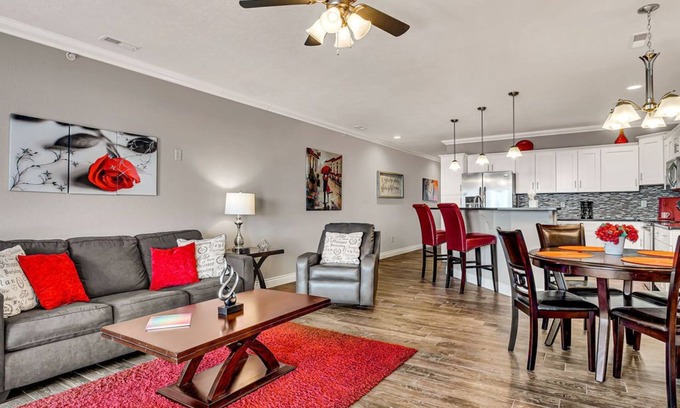 Indian Point Condo | Idyllic Oasis Condo with Lake Views and Daily Activities