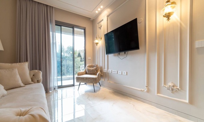 Mahane Israel Apartment | Luxury Oasis in JLM City Center!