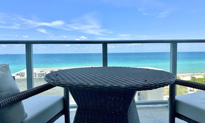Hollywood South Central Beach Resort | Ocean View Suite at Hyde Resort - Relax by the Beach