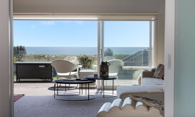 Papamoa Beach Villa | Elegant Ocean Villa Retreat in Papamoa - 4 Star Comfort