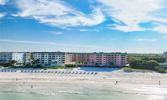 Indian Shores Condo | Oceanfront Penthouse Condo @ Beach Cottage Resorts - 10/10 Rated