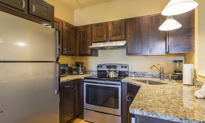 Pittsfield Resort | Stylish One-Bedroom Retreat with Hot Tub & Breakfast Included