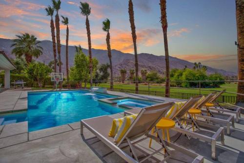 Palm Springs House | Indulge in a Palm Springs Retreat with Pool & Hot Tub