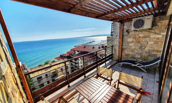 Sveti Vlas Apartment | Elegant Penthouse with Panoramic Sea Views & Pool Access