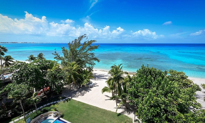 Seven Mile Beach Condo | Stunning 4BR Penthouse with Ocean Views & Spa Retreat