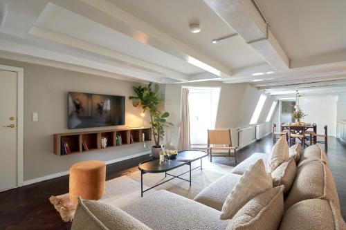 Copenhagen City Centre Apartment | Elegant Penthouse with Private Balcony in Central Copenhagen