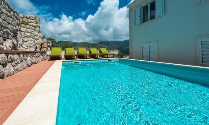 Babin Kuk Apartment | Luxury Penthouse with Private pool in the city center!