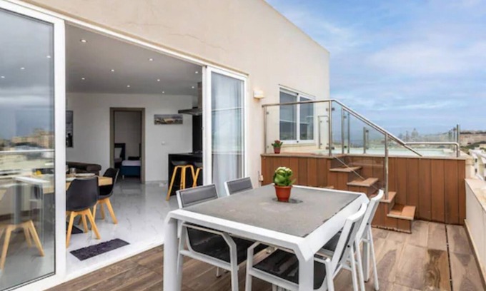 Ta' Xbiex Apartment | Elegant Penthouse with Pool and Seaview in Ta Xbiex Malta
