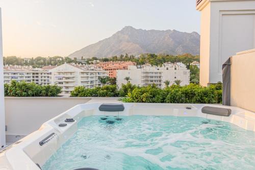 Golden Mile Apartment | LUXURY PETHOUSE, Marbella TOP