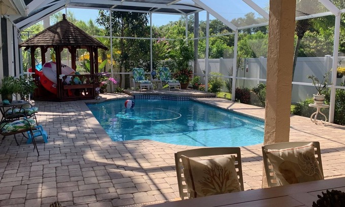 New Port Richey House | Guest Rated 10/10: Pool Home with Ocean View in Trinity