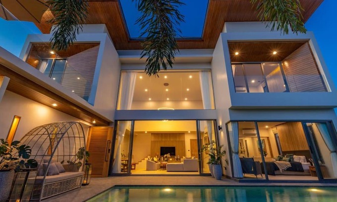 Choeng Thale Villa | Elegant 5-Bedroom Villa with Pool and Ocean Views