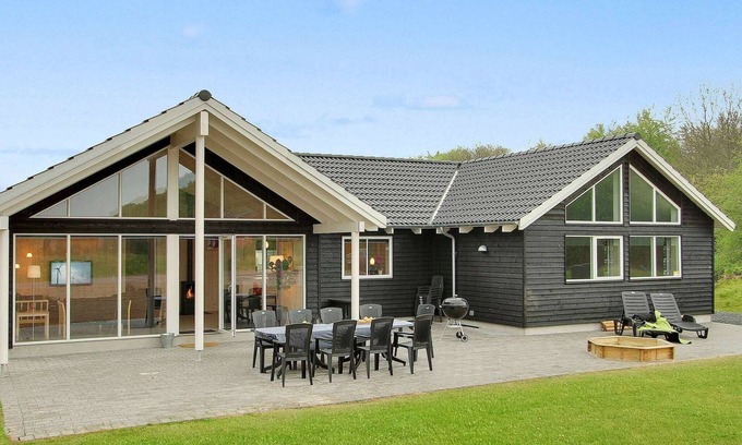 Lohals House | Spacious 18-Person Holiday Home in Tranekær with Pool