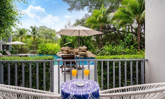 Sa Khu Apartment | Prime 4-Star Retreat with Poolside Bliss at Naiyang