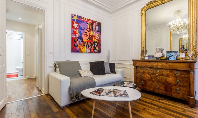 Ternes Apartment | Elegant Hotel Near the Champs Elysées with Family Amenities