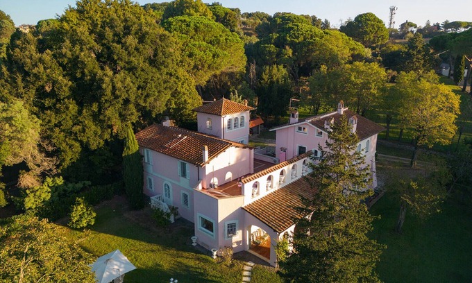 Lake Bracciano Villa | Exclusive Villa Toji: Oceanfront Escape with Private Amenities