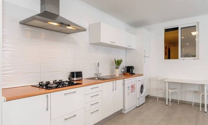 Costa de Caparica Apartment | Luxury private room with attached bathroom near the beach